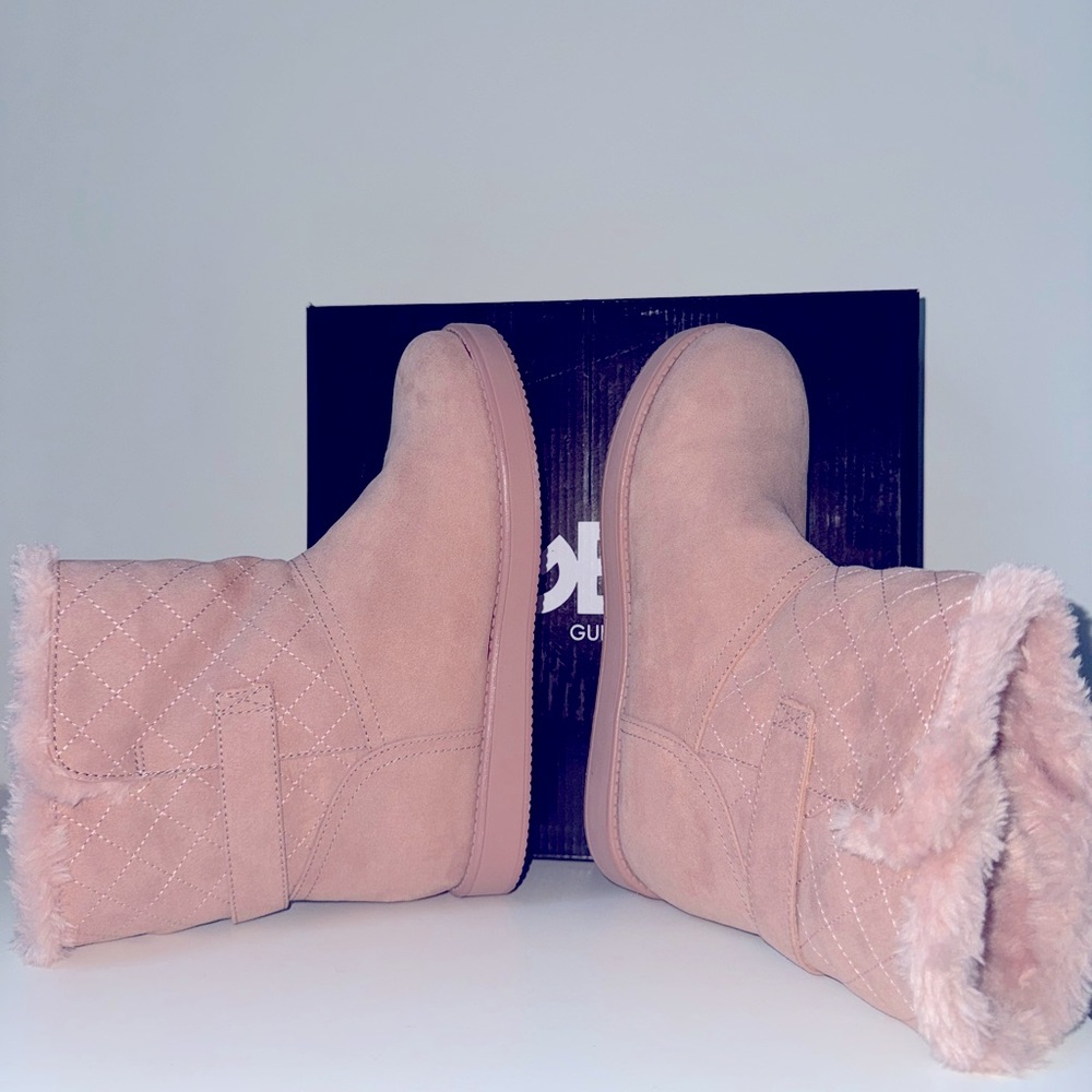 Women or big girl boots size: 5/6